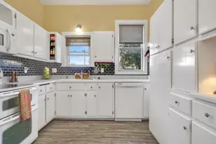 N116W16416 Main St, Germantown, WI 53022 - Photo 8