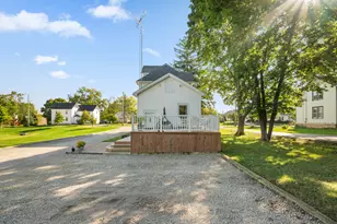 8018 200th Ave, Bristol, WI 53104 - Photo 6