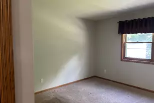 N114W15890 Hilbert Ln, Germantown, WI 53022 - Photo 8