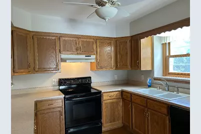 N114W15890  Hilbert Ln, Germantown, WI 53022 - Photo 16