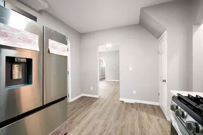 2646 N Vel R Phillips Ave, Milwaukee, WI 53212 - Photo 6