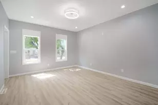 2646 N Vel R. Phillips Ave, Milwaukee, WI 53212 - Photo 10