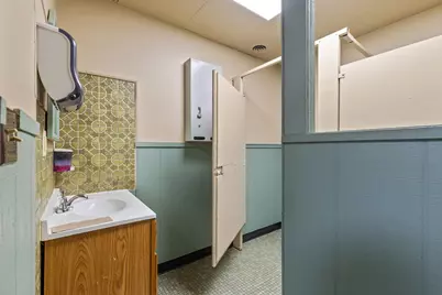 2703 S Chicago Ave, South Milwaukee, WI 53172 - Photo 8