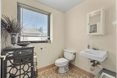 2713 S Chicago Ave, South Milwaukee, WI 53172 - Photo 14