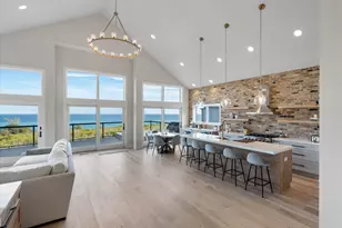 1082 Seanma Wynd, Port Washington, WI 53024 - Photo 2