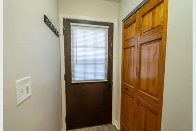 269  Karen Ct, Hartford, WI 53027 - Photo 4