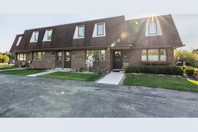 269  Karen Ct, Hartford, WI 53027 - Photo 2