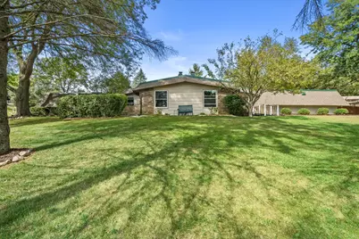 108 E Oak Crest Dr #110, Wales, WI 53183 - Photo 2