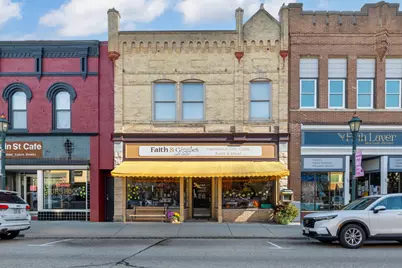 42 N Main St, Hartford, WI 53027 - Photo 2