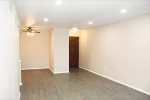 3239 S 58th St, Milwaukee, WI 53219 - Photo 4