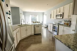 401 90th St, Racine, WI 53406 - Photo 8