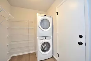 997 Elderberry Rd, Oconomowoc, WI 53066 - Photo 8