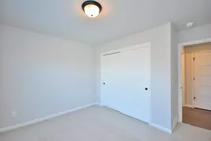 997 Elderberry Rd, Oconomowoc, WI 53066 - Photo 4