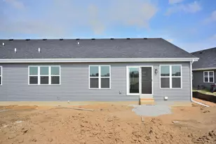 997 Elderberry Rd, Oconomowoc, WI 53066 - Photo 2