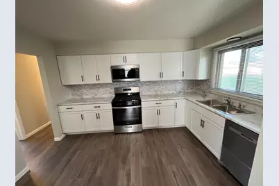 1875  18th Ave, Kenosha, WI 53140 - Photo 6