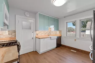 7528 W Beloit Rd, West Allis, WI 53219 - Photo 8