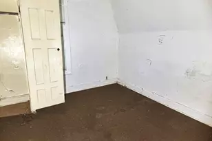 2475 W Keefe Ave, Milwaukee, WI 53206 - Photo 10