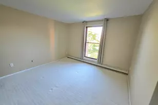 6100 W Stone Hedge Dr, Greenfield, WI 53220 - Photo 20