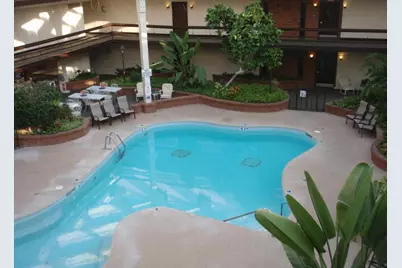 6100 W Stonehedge Dr #320, Greenfield, WI 53220 - Photo 2