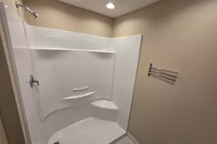 6100 W Stone Hedge Dr, Greenfield, WI 53220 - Photo 14