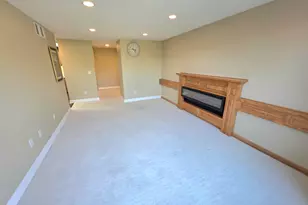 6100 W Stone Hedge Dr, Greenfield, WI 53220 - Photo 8