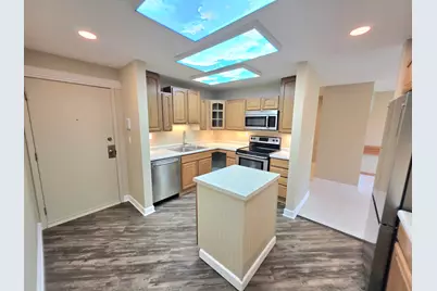 6100 W Stonehedge Dr #320, Greenfield, WI 53220 - Photo 6