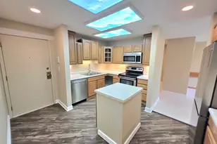 6100 W Stone Hedge Dr, Greenfield, WI 53220 - Photo 6