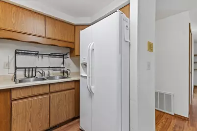 215  Franklin St #D, Delavan, WI 53115 - Photo 8