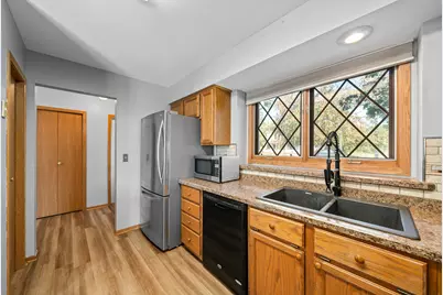 933  Freeman St, Genoa City, WI 53128 - Photo 6