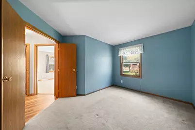 933  Freeman St, Genoa City, WI 53128 - Photo 18