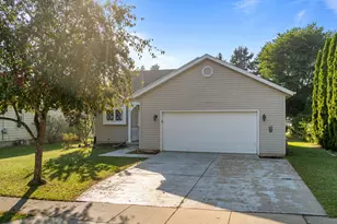 933 Freeman St, Genoa City, WI 53128 - Photo 2