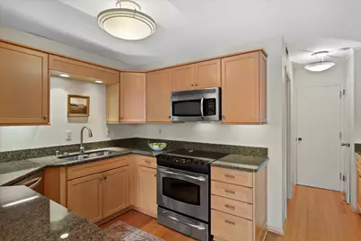 1610 N Prospect Ave #201, Milwaukee, WI 53202 - Photo 12