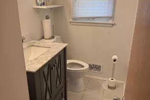 9404 W Hope Ave, Wauwatosa, WI 53222 - Photo 30