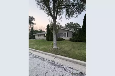 9404 W Hope Ave, Wauwatosa, WI 53222 - Photo 16