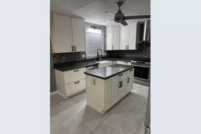 9404 W Hope Ave, Wauwatosa, WI 53222 - Photo 4