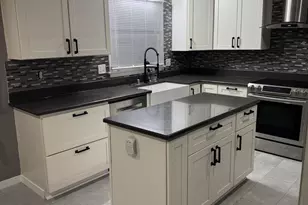 9404 W Hope Ave, Wauwatosa, WI 53222 - Photo 4