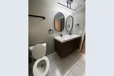 9404 W Hope Ave, Wauwatosa, WI 53222 - Photo 20