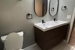 9404 W Hope Ave, Wauwatosa, WI 53222 - Photo 20