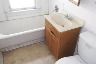 2424 N 44th St, Milwaukee, WI 53210 - Photo 12