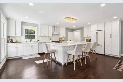 845 E Ellsworth Ln, Bayside, WI 53217 - Photo 10