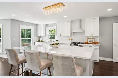 845 E Ellsworth Ln, Bayside, WI 53217 - Photo 8