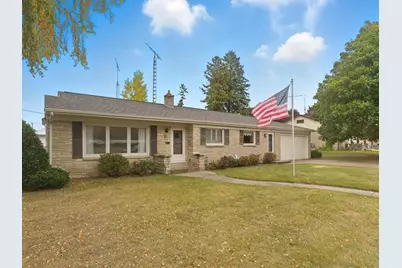 2206  Division St, Manitowoc, WI 54220 - Photo 1