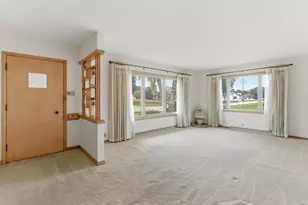 2206 Division St, Manitowoc, WI 54220 - Photo 4