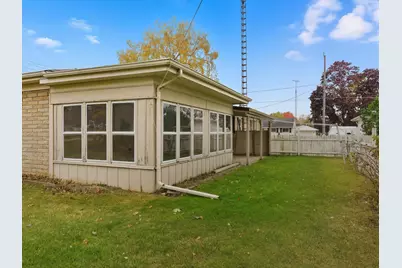 2206  Division St, Manitowoc, WI 54220 - Photo 24