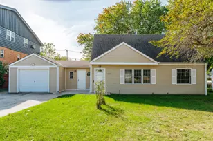 12207 W Bluemound Rd, Wauwatosa, WI 53226 - Photo 30