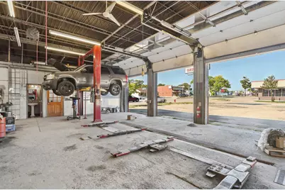 6826 W Capitol Dr, Milwaukee, WI 53216 - Photo 26