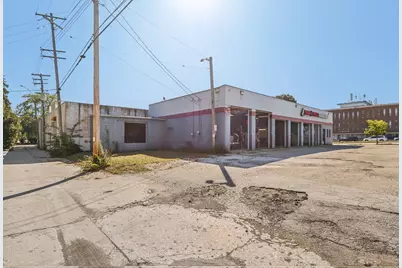 6826 W Capitol Dr, Milwaukee, WI 53216 - Photo 6