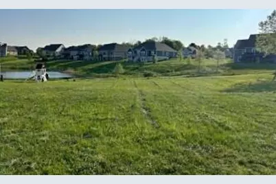 Ltd46  White Deer Trl, Waukesha, WI 53189 - Photo 2