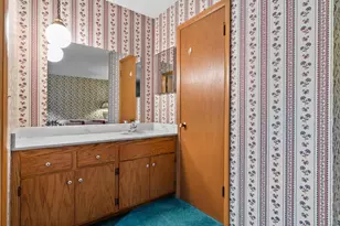 N61W16085 Hawthorne Dr, Menomonee Falls, WI 53051 - Photo 32