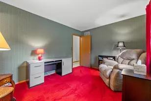 N61W16085 Hawthorne Dr, Menomonee Falls, WI 53051 - Photo 26